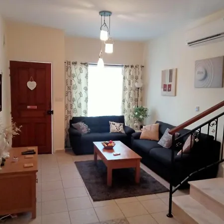 No3,23 Neilmmantos St Ferienhaus Peyia
