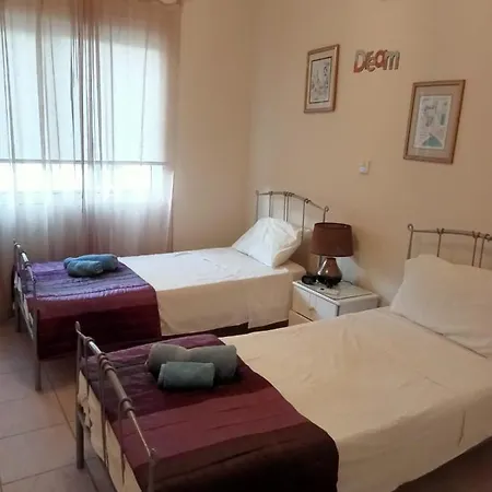Holiday home No3,23 Neilmmantos St *