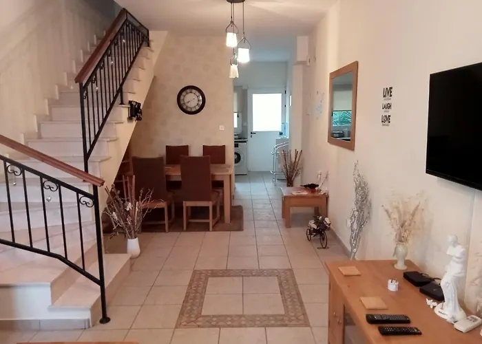 別荘 No3,23 Neilmmantos St ペイヤ